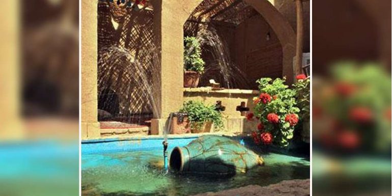 اقامتگاه بوم گردی آقامیر در شهرستان پاسارگاد شیراز